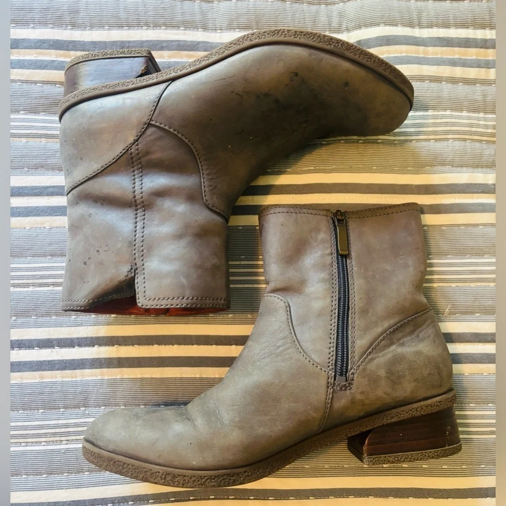 Dansko Bethanie Gray Waterproof Leather Side Zip Biker Boots Size: EU 41 or US 8